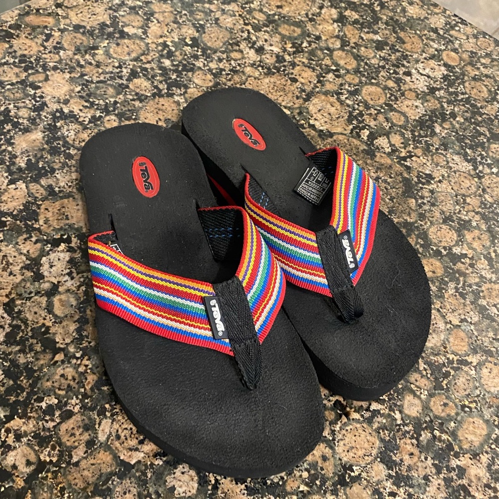 TEVA Sandals colorful and comfortable!💕🥰✨
